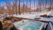 Spa-Style Luxury Lodge w/ Sauna, Hot Tub & Games