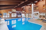 Creekside Lodge: Indoor Pool, Hot Tub, Sleeps 16