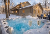 Hot tub Gym Pool Lake Golf Karaoke Firepit