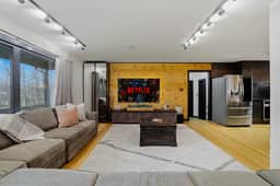 Sleeps 24 Luxury Sauna Hot tub Zen Room Game Room - Image 5