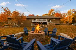Sleeps 20+ Movie theater, game room, hot tub, pets - Image 2