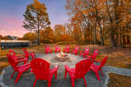 NEW Indoor lounge pool, hot tub, Glamping, karaoke - Image 3