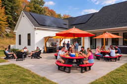 Sleeps 18! Arcade, dog park, hot tub, firepit - Image 4