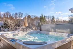 Poconos Luxury Resort: Pool, Theater, Games - Image 4