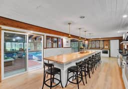 Creekside Lodge: Indoor Pool, Hot Tub, Sleeps 16 - Image 4