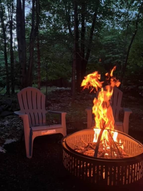Hot Tub~Firepit~Beach Access, pets, Games