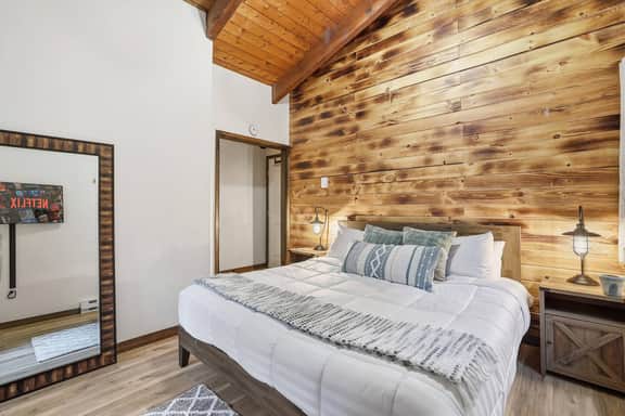 Riverfront Lodge with Indoor Pool & Hot Tub - Image 5