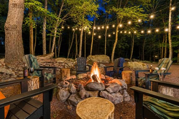 Game Room, Hot Tub & Sauna, evcharger, kayaks/lake - Image 5