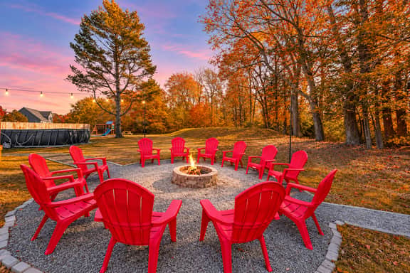 NEW Indoor lounge pool, hot tub, Glamping, karaoke - Image 5