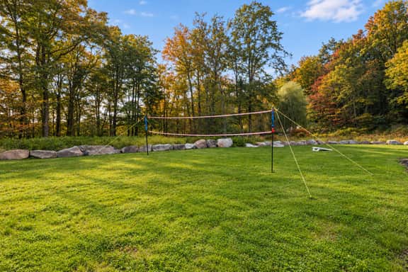 Sleeps 18! Arcade, dog park, hot tub, firepit - Image 5