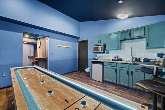 Game Room, Hot Tub & Sauna, EV Charger, Ski Nearby - Image 4