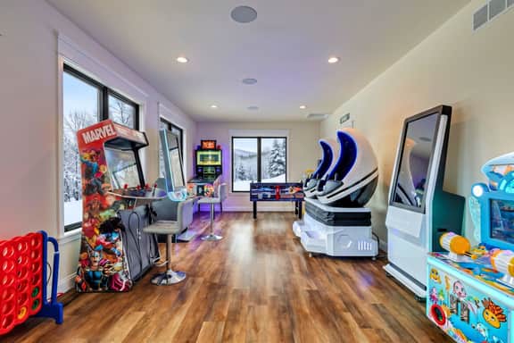 Poconos Luxury Resort: Pool, Theater, Games - Image 3