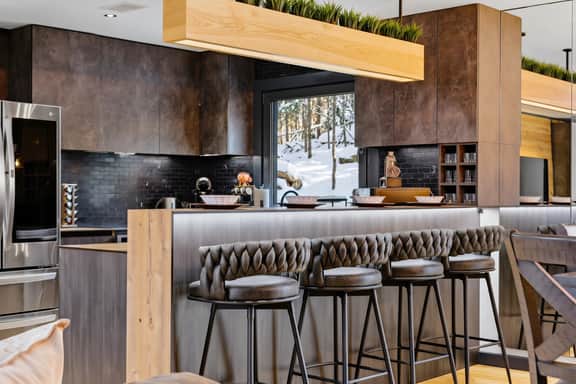 Spa-Style Luxury Lodge w/ Sauna, Hot Tub & Games - Image 3