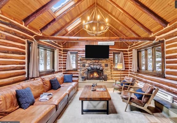 Creekside Lodge: Indoor Pool, Hot Tub, Sleeps 16 - Image 3